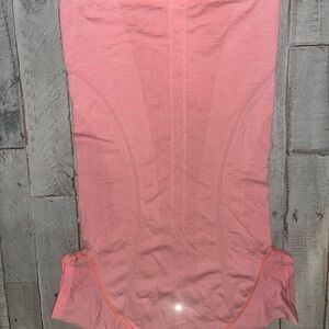 Lululemon pink top